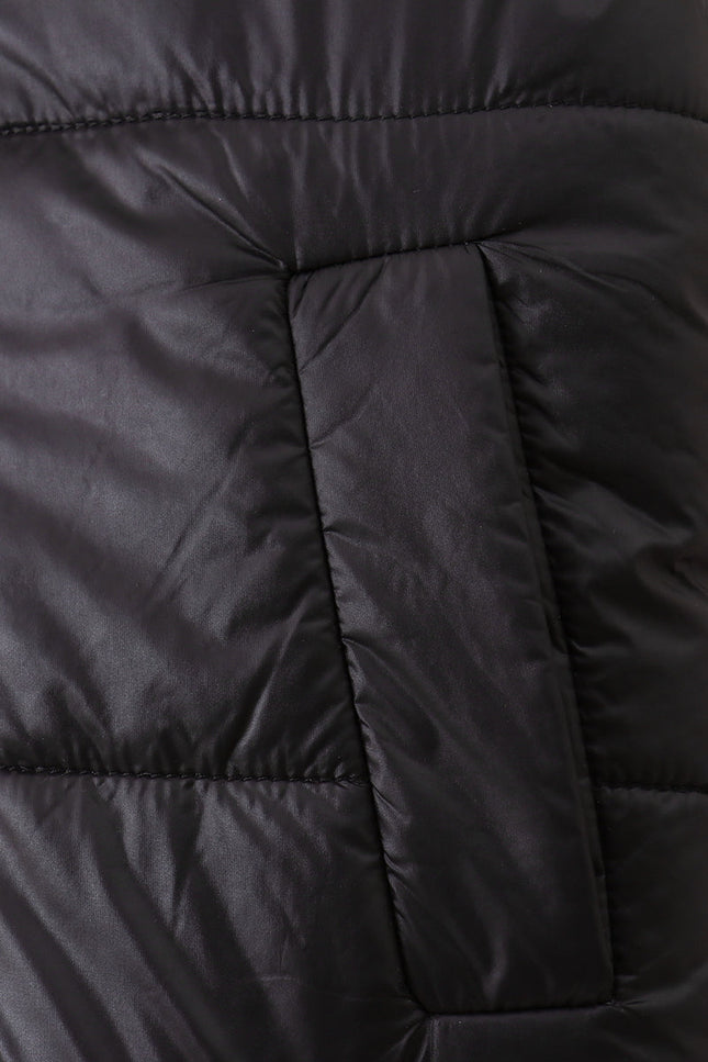 Black mom&me puffer vest
