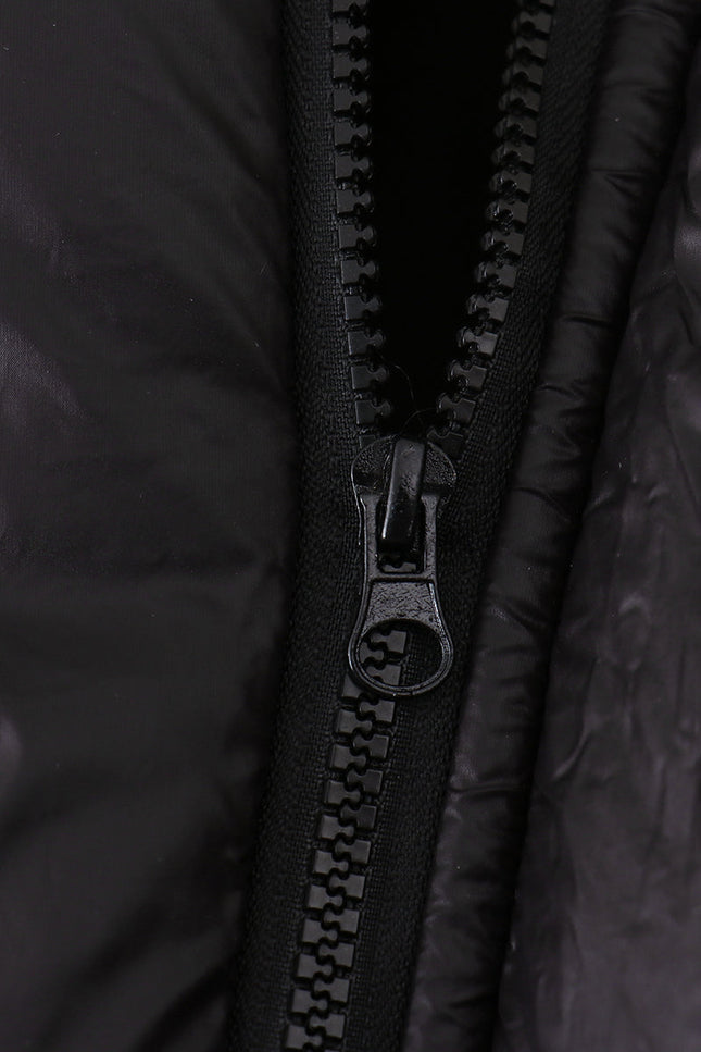 Black mom&me puffer vest